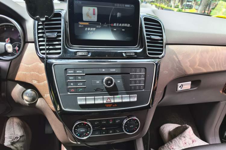 Used Mercedes-Benz GLE 2015 GLE 400 4MATIC Audio And AC Panel