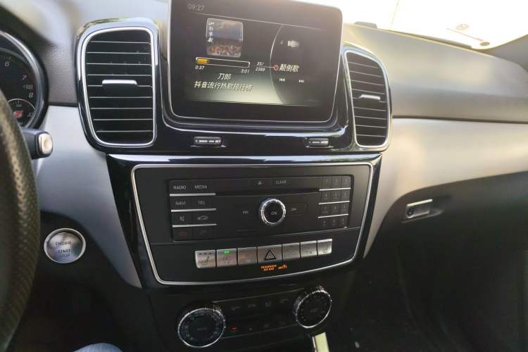 Used Mercedes-Benz GLE 2015 GLE 320 4MATIC Audio And AC Panel