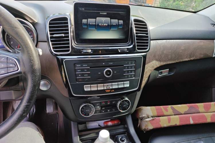 Used Mercedes-Benz GLE 2015 GLE 400 4MATIC Audio And AC Panel