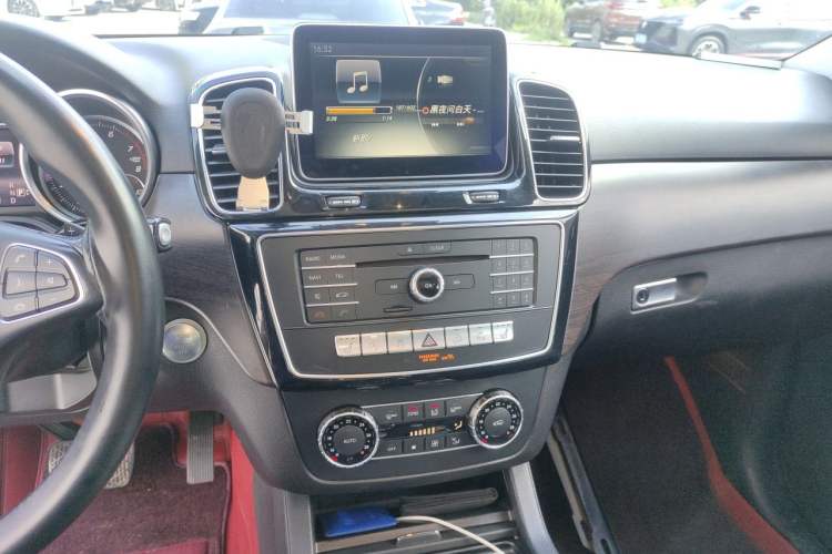 Used Mercedes-Benz GLE 2015 GLE 320 4MATIC Audio And AC Panel