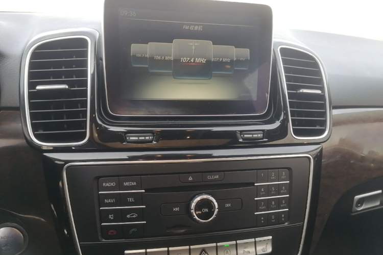 Used Mercedes-Benz GLE 2015 GLE 350 d 4MATIC Audio And AC Panel