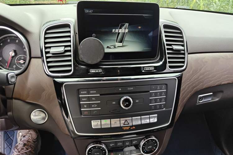 Used Mercedes-Benz GLE 2015 GLE 320 4MATIC Audio And AC Panel