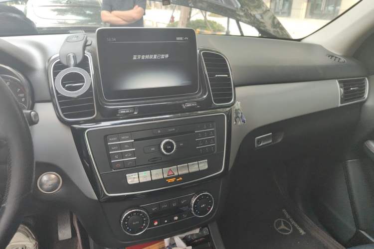 Used Mercedes-Benz GLE 2015 GLE 320 4MATIC Audio And AC Panel