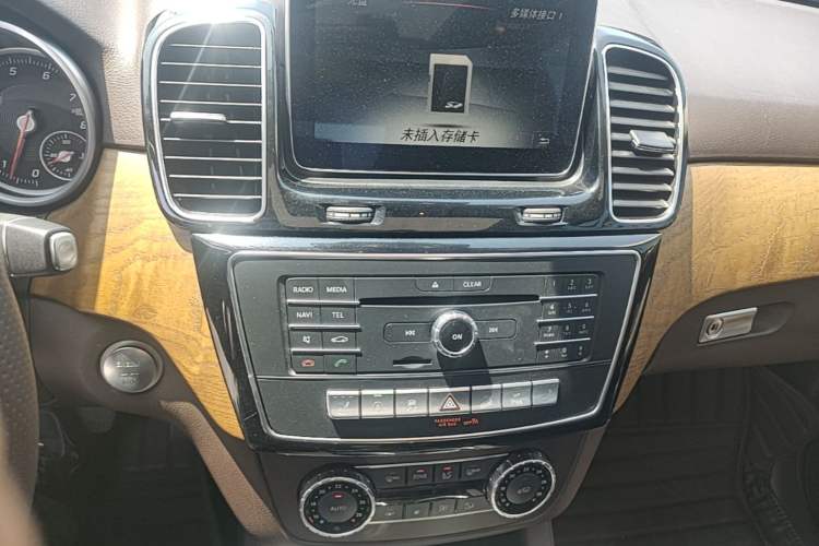 Used Mercedes-Benz GLE 2015 GLE 320 4MATIC Audio And AC Panel