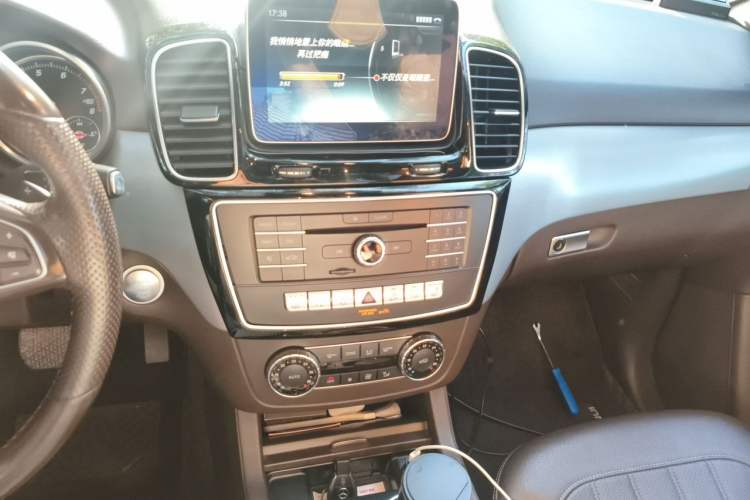 Used Mercedes-Benz GLE 2015 GLE 320 4MATIC Audio And AC Panel