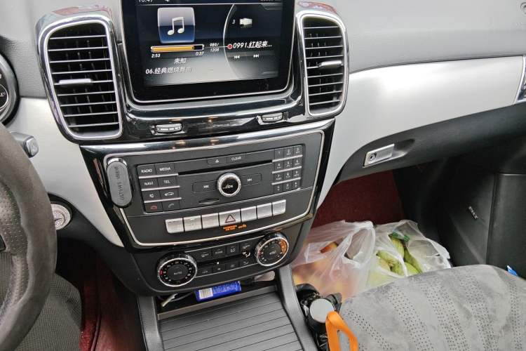 Used Mercedes-Benz GLE 2015 GLE 320 4MATIC Audio And AC Panel
