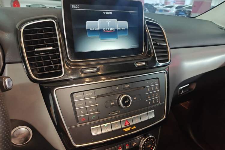 Used Mercedes-Benz GLE 2015 GLE 320 4MATIC Audio And AC Panel