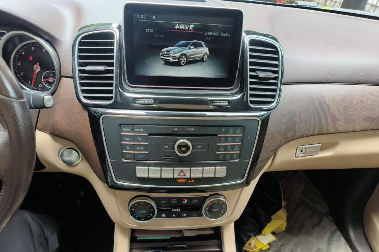 Used Mercedes-Benz GLE 2015 GLE 320 4MATIC Audio And AC Panel