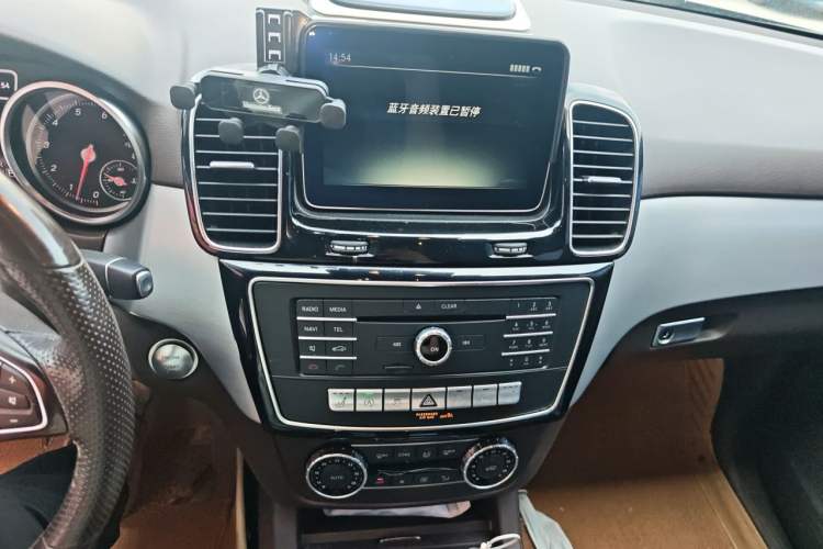 Used Mercedes-Benz GLE 2015 GLE 320 4MATIC Audio And AC Panel