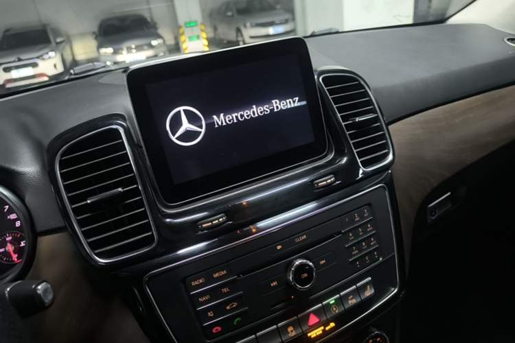 Used Mercedes-Benz GLE 2015 GLE 400 4MATIC Audio And AC Panel