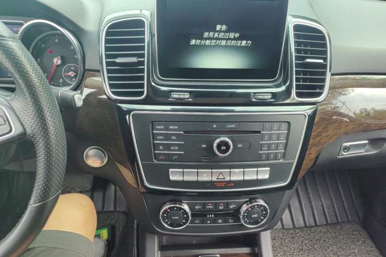 Used Mercedes-Benz GLE 2015 GLE 350 d 4MATIC Audio And AC Panel