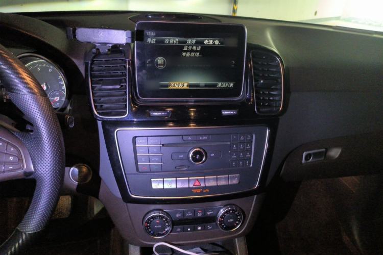 Used Mercedes-Benz GLE 2015 GLE 320 4MATIC Audio And AC Panel