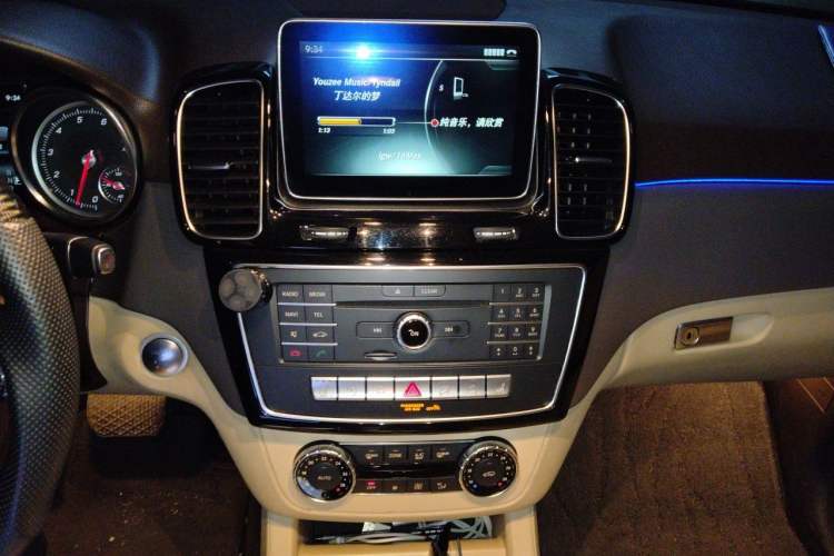 Used Mercedes-Benz GLE 2015 GLE 320 4MATIC Audio And AC Panel