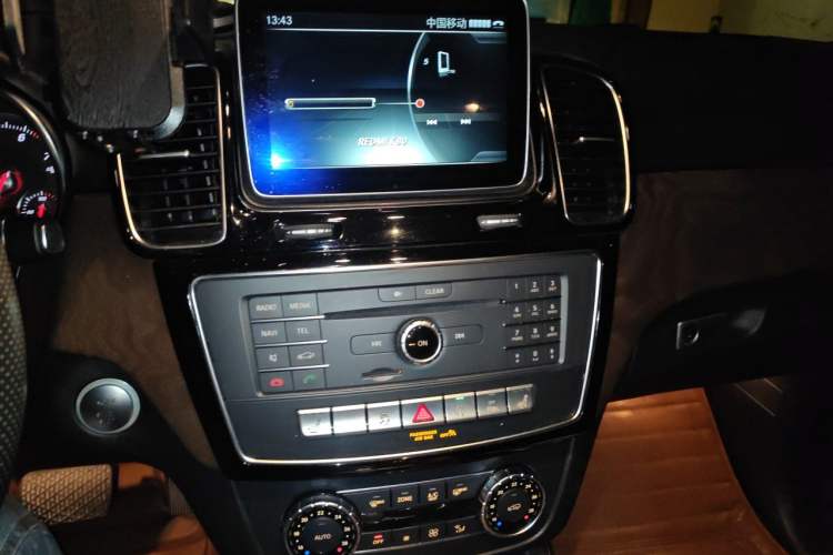 Used Mercedes-Benz GLE 2015 GLE 400 4MATIC Audio And AC Panel