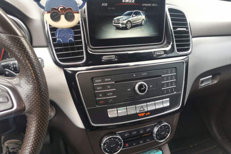 Used Mercedes-Benz GLE 2015 GLE 320 4MATIC Audio And AC Panel