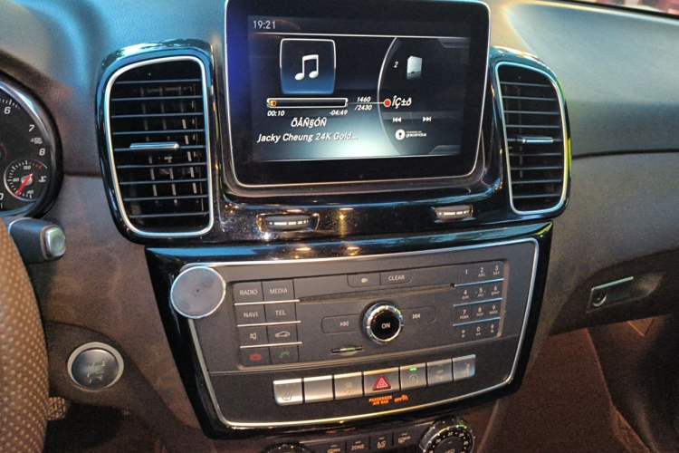 Used Mercedes-Benz GLE 2015 GLE 400 4MATIC Audio And AC Panel