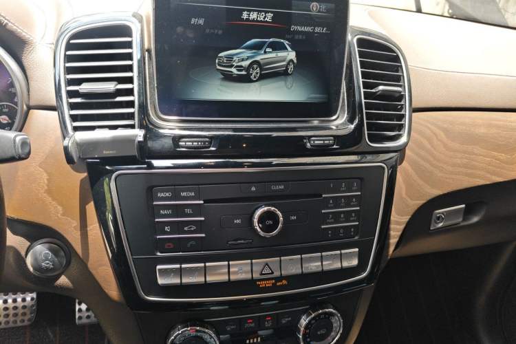 Used Mercedes-Benz GLE  Audio And AC Panel