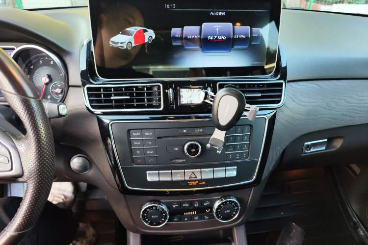 Used Mercedes-Benz GLE 2015 GLE 400 4MATIC Audio And AC Panel
