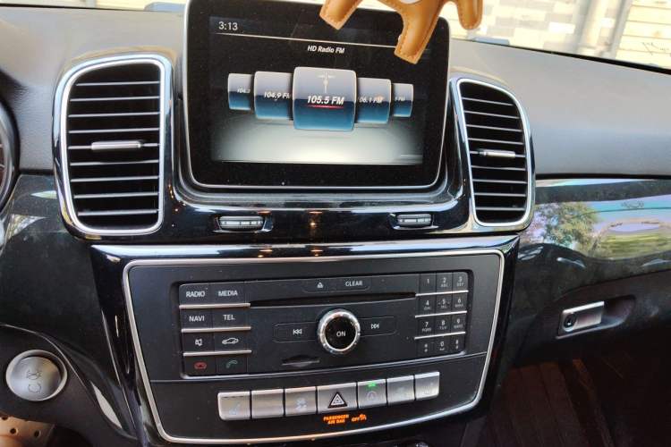 Used Mercedes-Benz GLE 2015 GLE 350 d 4MATIC Audio And AC Panel