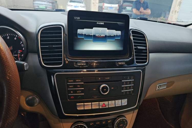Used Mercedes-Benz GLE 2015 GLE 320 4MATIC Audio And AC Panel