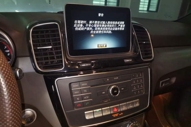 Used Mercedes-Benz GLE 2015 GLE 320 4MATIC Audio And AC Panel