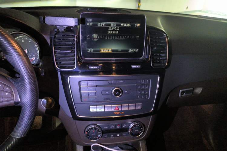 Used Mercedes-Benz GLE 2015 GLE 320 4MATIC Audio And AC Panel