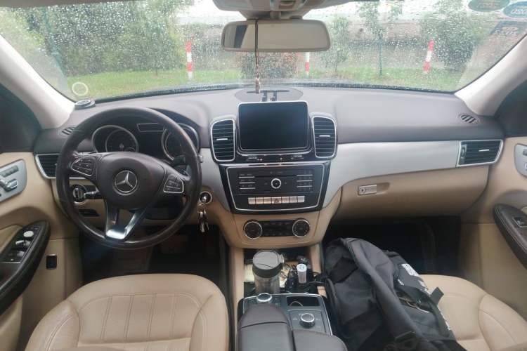 Used Mercedes-Benz GLE 2015 GLE 400 4MATIC Center Console