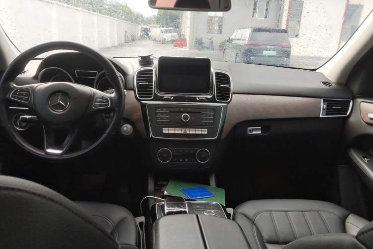 Used Mercedes-Benz GLE 2015 GLE 400 4MATIC Center Console
