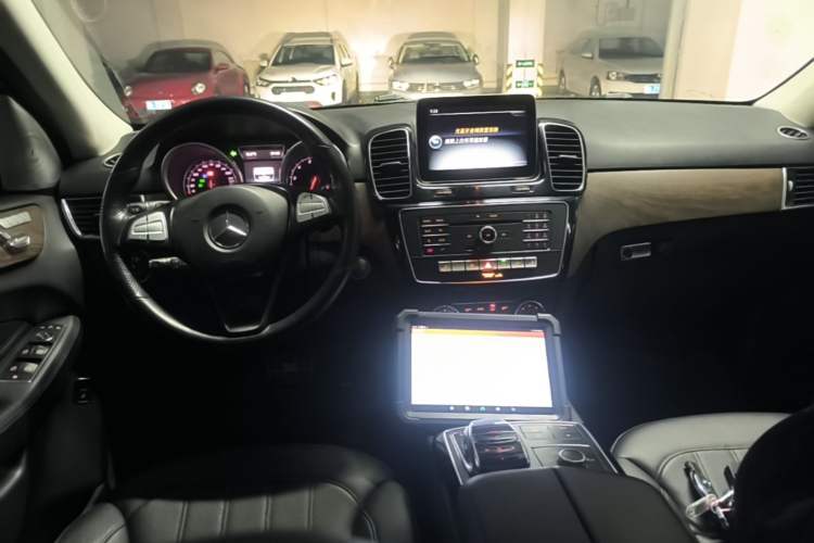 Used Mercedes-Benz GLE 2015 GLE 400 4MATIC Center Console