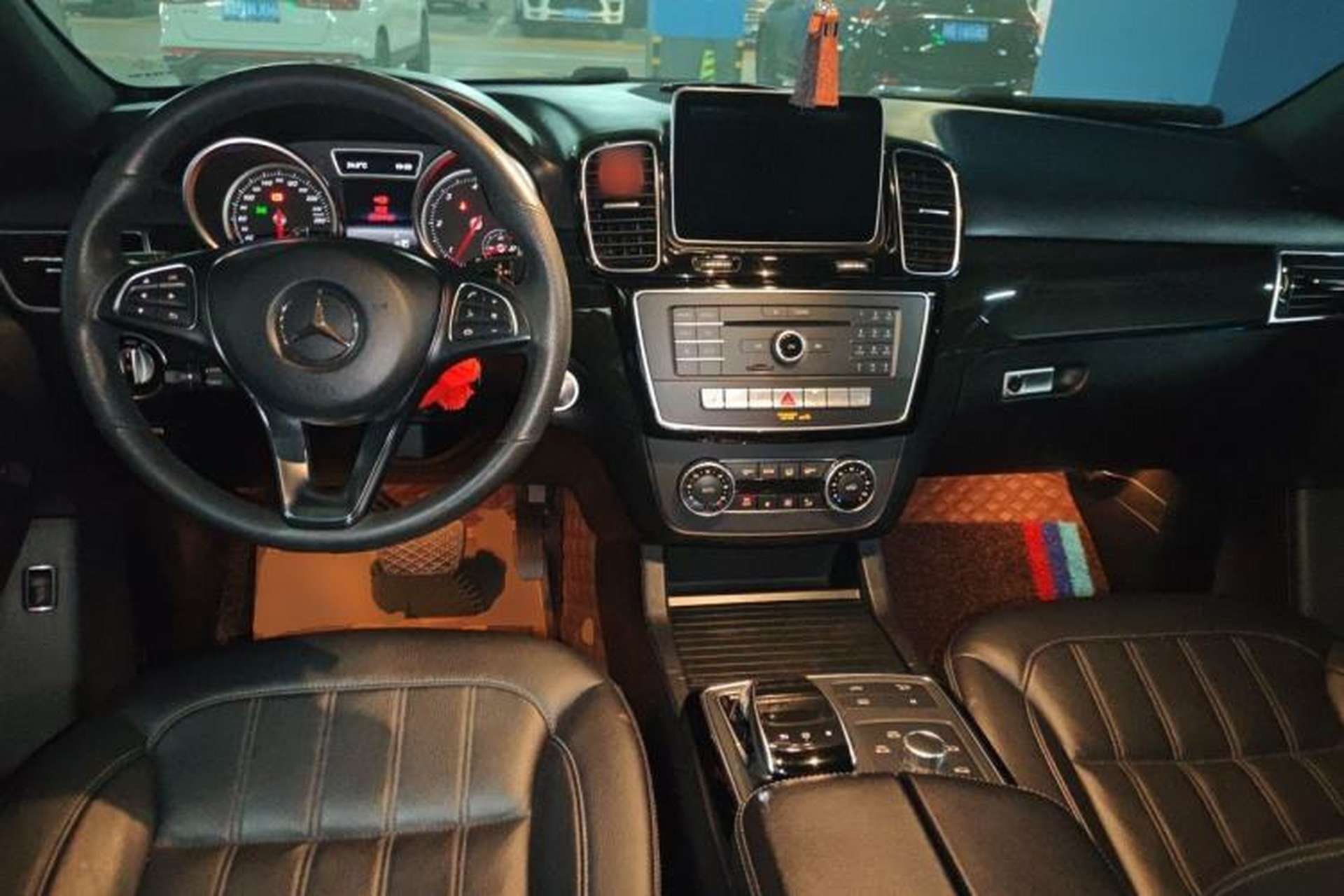 Used Mercedes-Benz GLE  Center Console