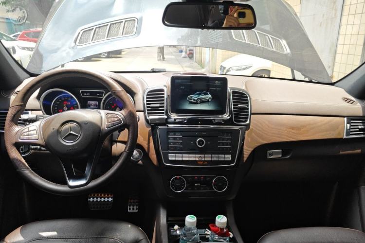 Used Mercedes-Benz GLE  Center Console