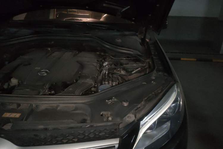 Used Mercedes-Benz GLE 2015 GLE 400 4MATIC Engine Bay Left