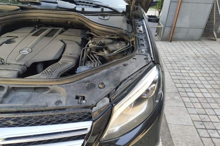 Used Mercedes-Benz GLE 2015 GLE 320 4MATIC Engine Bay Left
