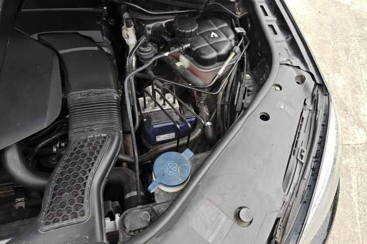 Used Mercedes-Benz GLE 2015 GLE 320 4MATIC Engine Bay Left