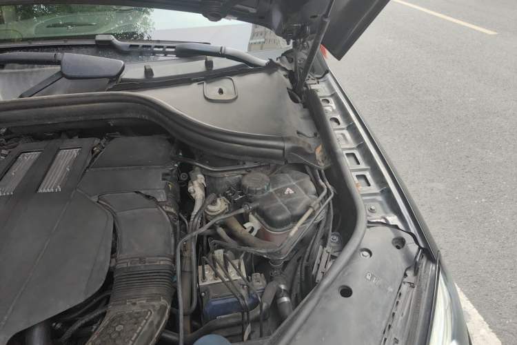 Used Mercedes-Benz GLE 2015 GLE 320 4MATIC Engine Bay Left