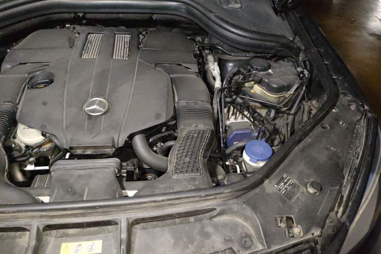Used Mercedes-Benz GLE 2015 GLE 320 4MATIC Engine Bay Left