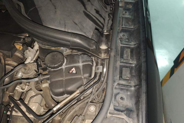 Used Mercedes-Benz GLE 2015 GLE 400 4MATIC Engine Bay Left