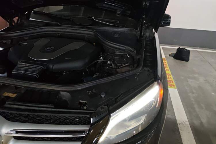 Used Mercedes-Benz GLE  Engine Bay Left