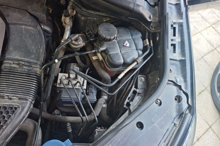 Used Mercedes-Benz GLE 2015 GLE 320 4MATIC Engine Bay Left