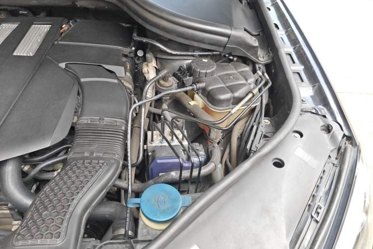 Used Mercedes-Benz GLE  Engine Bay Left
