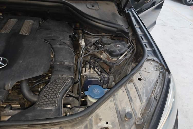 Used Mercedes-Benz GLE 2015 GLE 320 4MATIC Engine Bay Left
