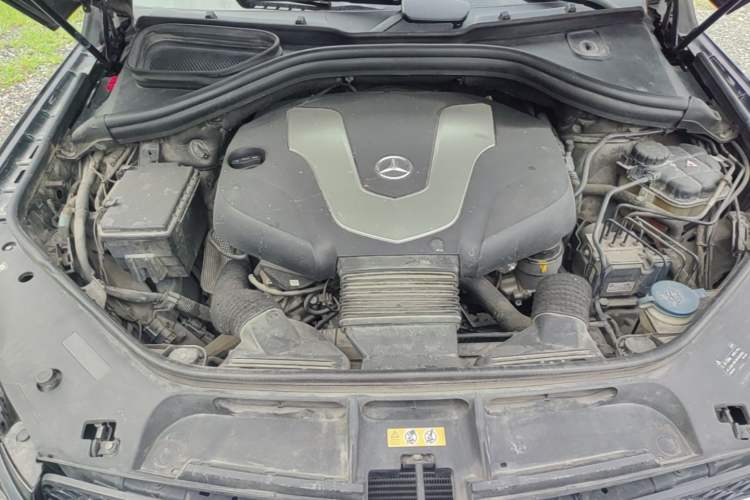 Used Mercedes-Benz GLE 2015 GLE 350 d 4MATIC Engine Bay