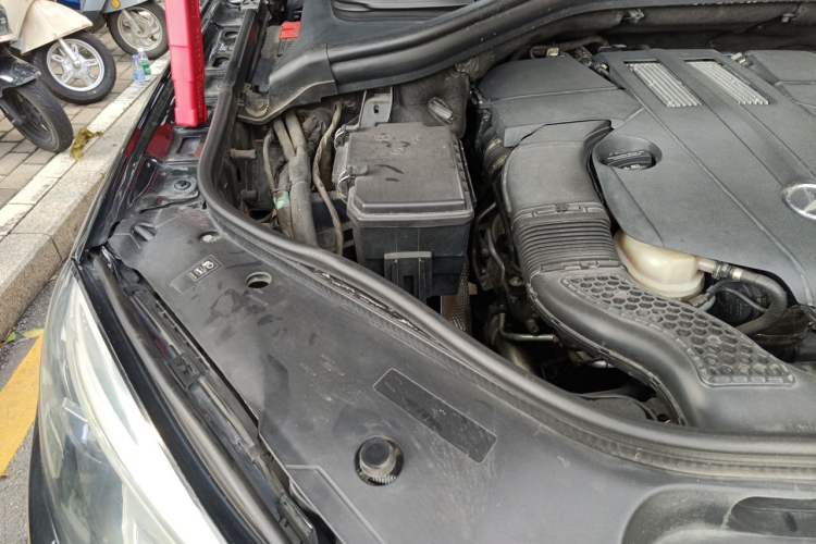 Used Mercedes-Benz GLE 2015 GLE 320 4MATIC Engine Bay Right