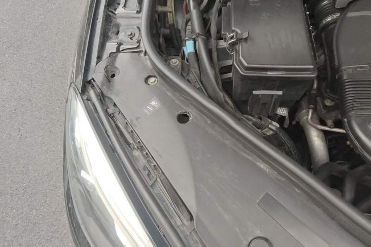 Used Mercedes-Benz GLE 2015 GLE 400 4MATIC Engine Bay Right