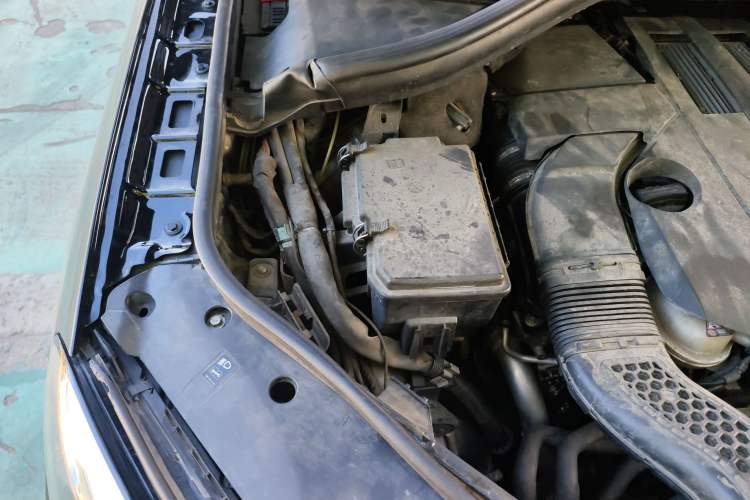 Used Mercedes-Benz GLE 2015 GLE 400 4MATIC Engine Bay Right