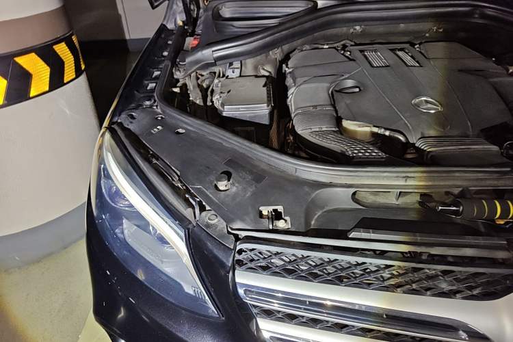 Used Mercedes-Benz GLE 2015 GLE 400 4MATIC Engine Bay Right