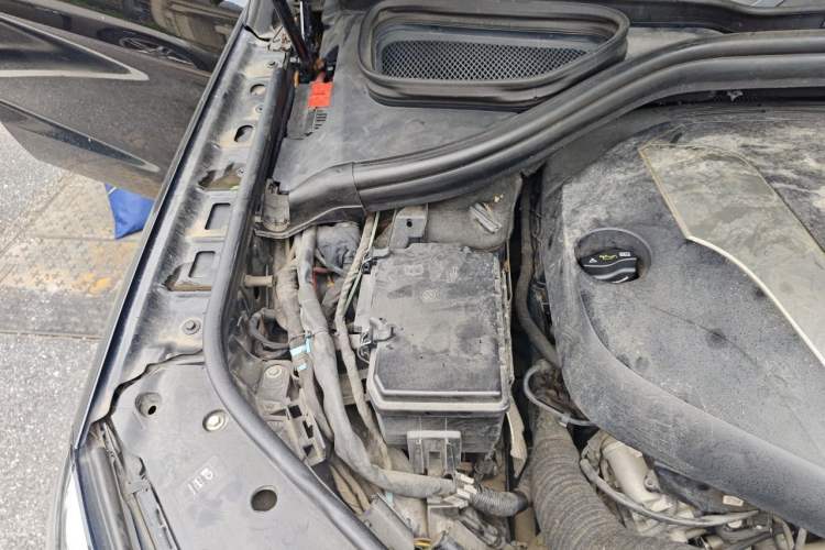 Used Mercedes-Benz GLE 2015 GLE 350 d 4MATIC Engine Bay Right