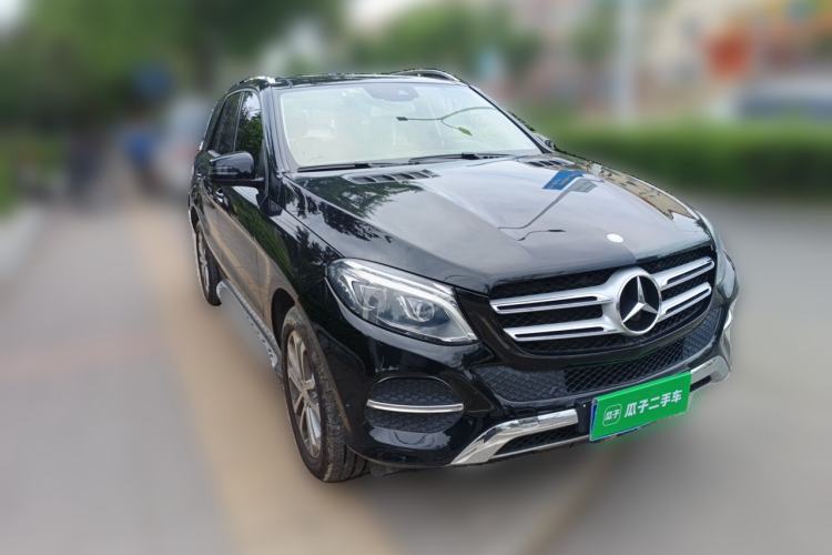 Used Mercedes-Benz GLE  Front Right 45 Deg