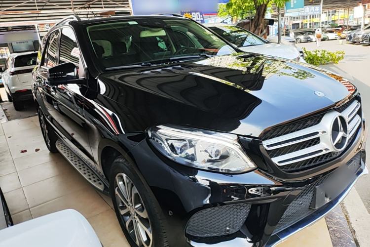 Used Mercedes-Benz GLE 2015 GLE 320 4MATIC Front Right 45 Deg
