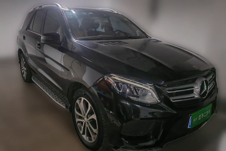 Used Mercedes-Benz GLE 2015 GLE 320 4MATIC Front Right 45 Deg